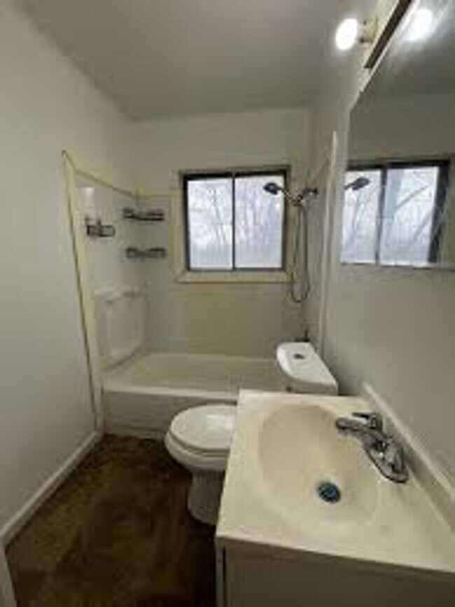 Building Photo - 3 bed | 1 bath Home for Rent