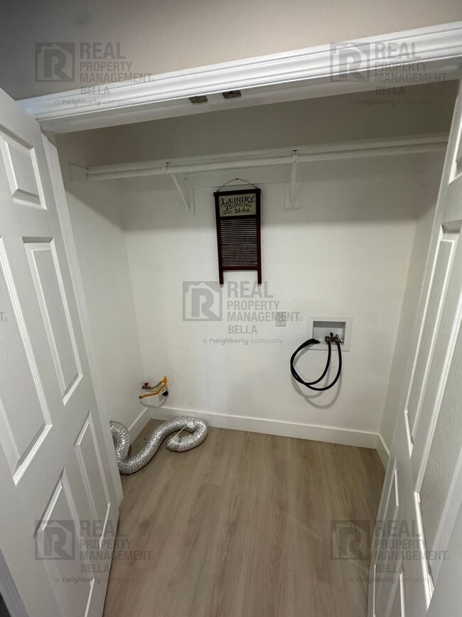 Building Photo - Remodeled Single-Story Corner Lot Home wit...