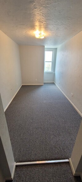 Bedroom - 346 Meyran Ave