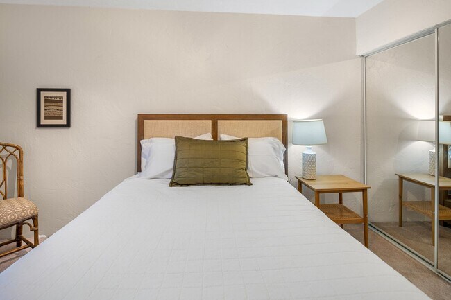 Building Photo - Downtown Anchorage Two Bedroom Two Bath (102)