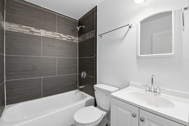 Building Photo - 915 Nevell St