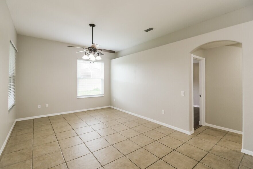 Building Photo - 1837 Tangledvine Dr