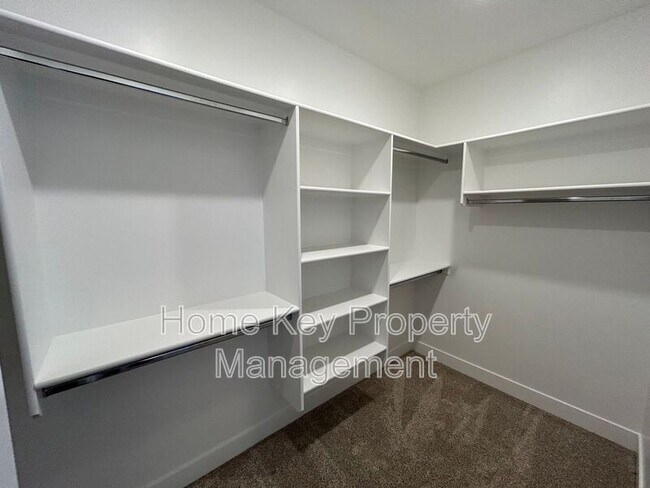 Building Photo - 4065 Eureka Aly