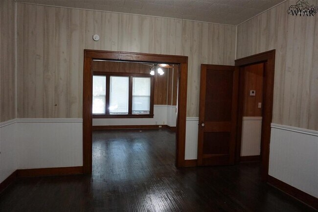 Building Photo - 1114 Monroe St