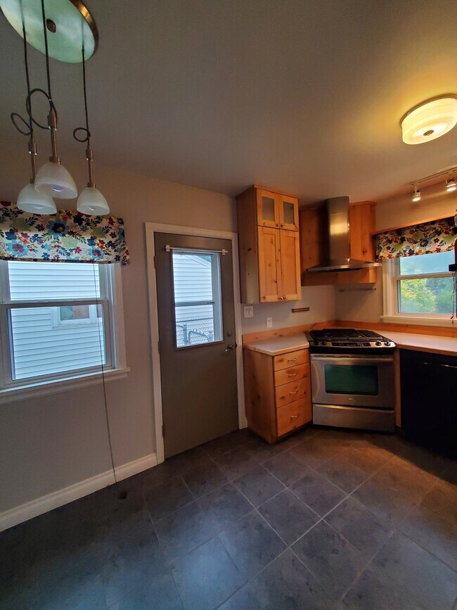 Building Photo - 3408 3rd Ave S