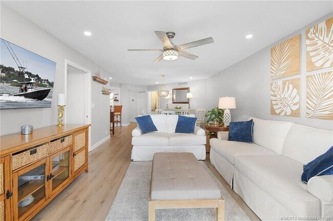 Building Photo - 9500 S Ocean Dr