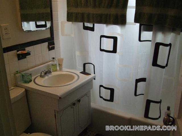 Building Photo - 208 Winthrop Rd