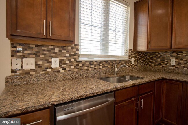 Building Photo - 522 Jurgensen Pl