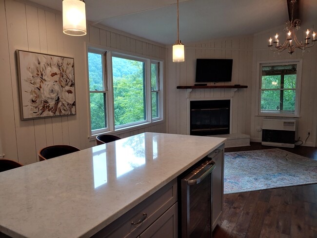 Primary Photo - 116 Mogul Rd