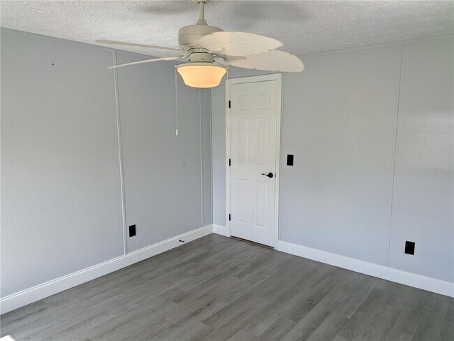 Building Photo - 9289 Scepter Ave