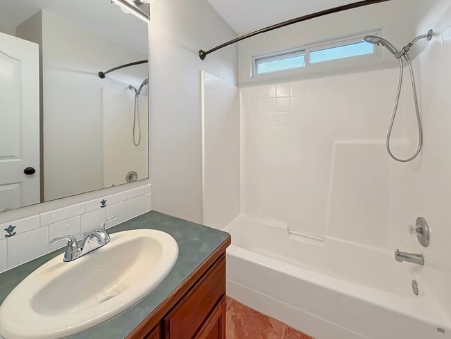 Building Photo - Upgraded 3-Bedroom Home on Cul-de-Sac Near Downtown Nampa & I-84