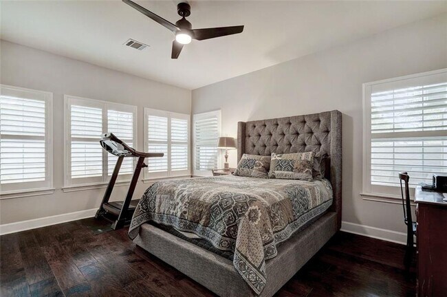 Building Photo - 30389 Ledgemont