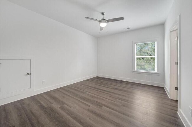 Building Photo - 128 Huntley Dr