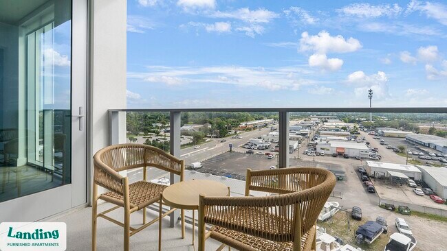 Building Photo - 1950 Mayfair St