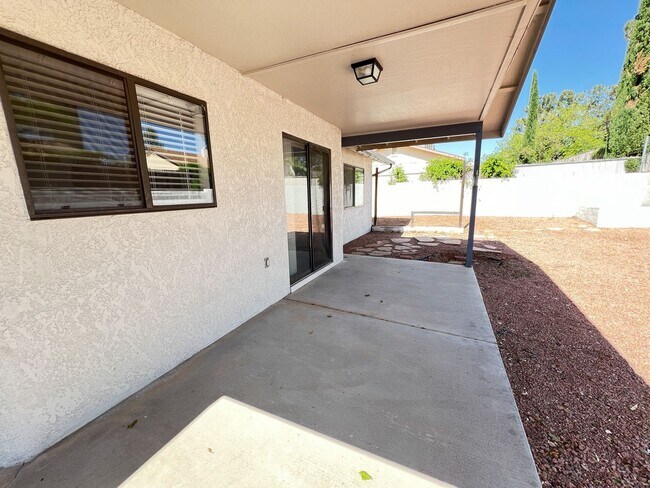 Building Photo - HOUSE - COTTONWOOD - VERDE VILLAGE