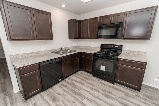 Building Photo - Treviso Gardens - 24430 Treviso Gardens Dr...