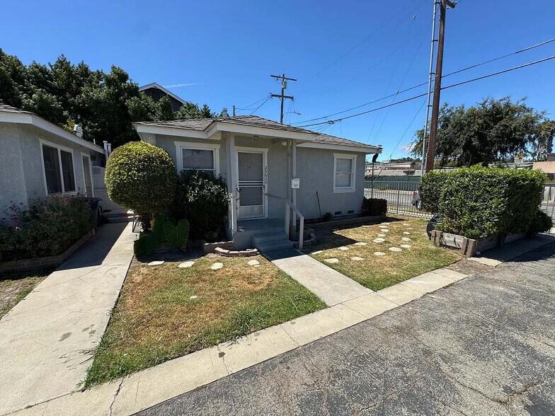 Building Photo - 25630 Lucille Ave