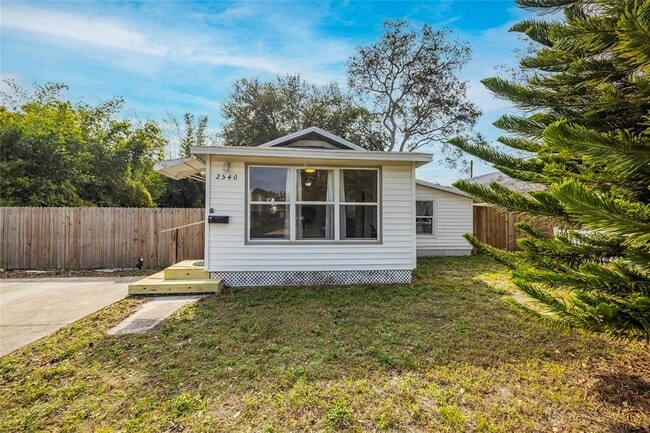 Building Photo - 2540 18th Ave N