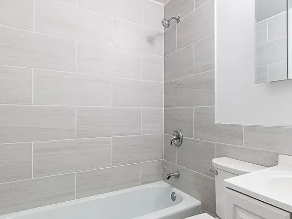 Building Photo - 3825 N Pine Grove Ave