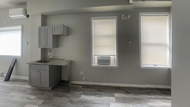 Building Photo - 1632 N 29th St