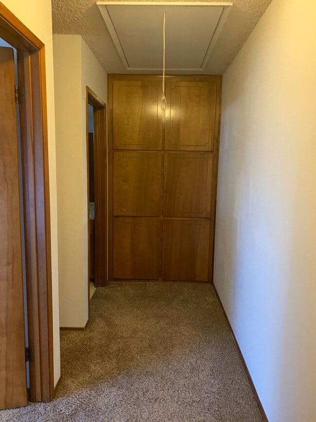 Building Photo - 255-257 Evergreen Ave