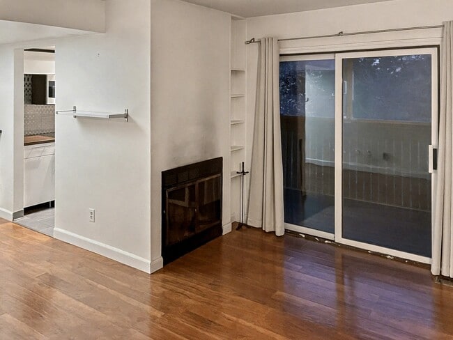 Building Photo - 7252 Foxridge Cir