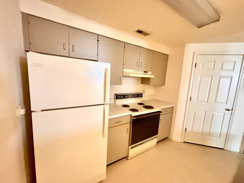 Kitchen - 2325 S 10th St