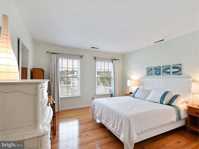 Building Photo - 27 Bodine Dr