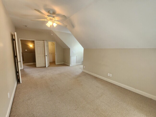 Building Photo - 137 Strickland Ave