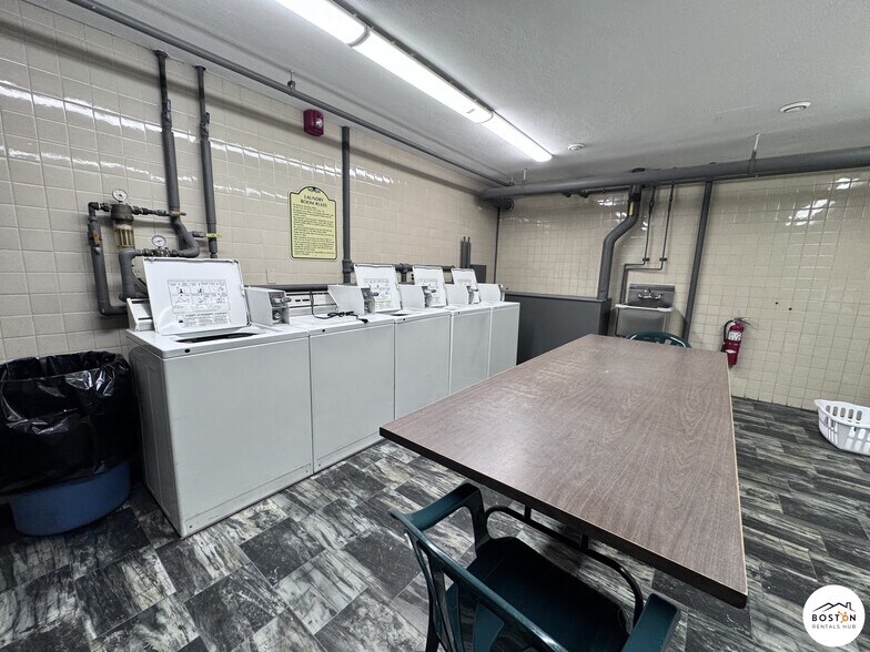 Building Photo - 132 Chiswick Rd