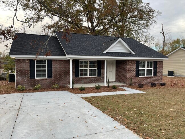 Building Photo - 1351 Virginia Acres