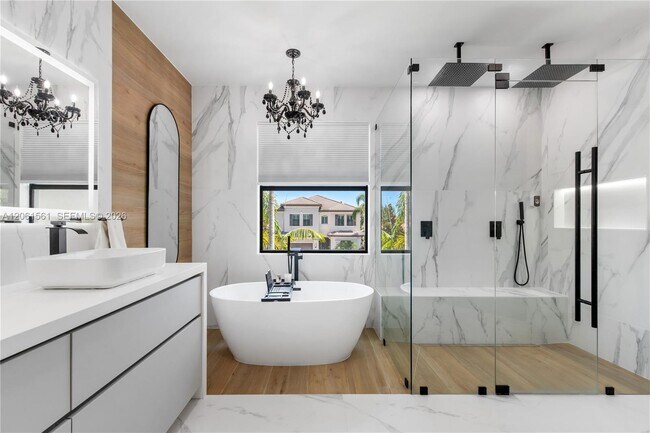 Building Photo - 9529 Eden Roc Ct