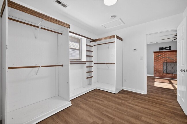 Building Photo - 4713 Clintwood Dr