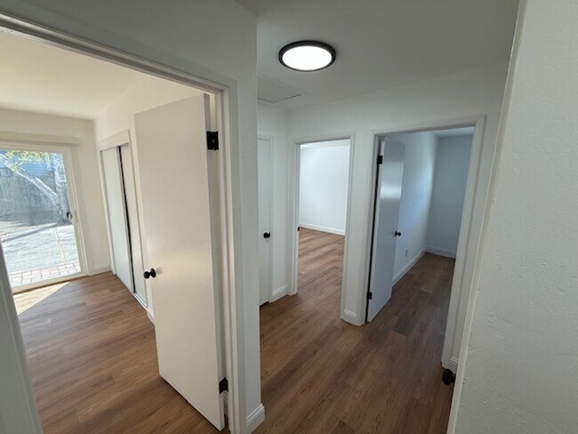 Building Photo - Fully Renovated 3-Bedroom Single Family Home in Rodeo