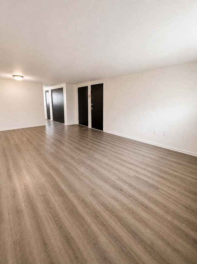 Building Photo - Jefferson Trace Apartments 2 Bedroom and 1.5 Bathroom  - Apply Now~