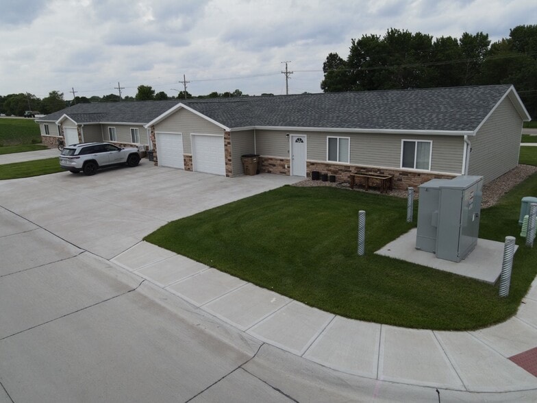 Building Photo - 109 Makayla Ave