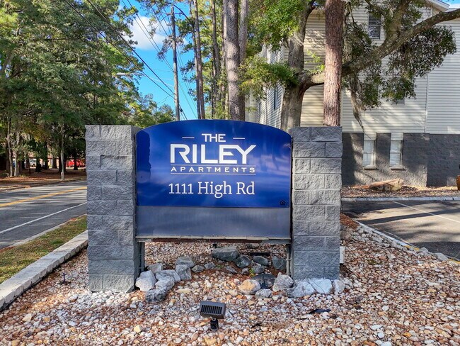 Building Photo - The Riley