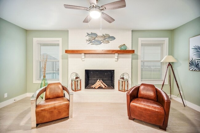 Building Photo - 8 Las Brisas Pl