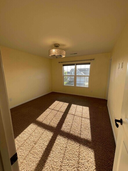 Building Photo - 2015 Teresa Fields Ln