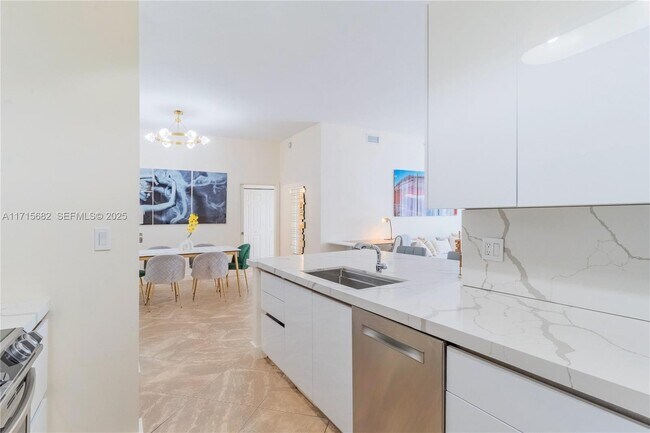 Building Photo - 802 W Windward Way