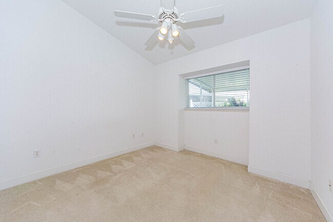 Building Photo - 1700 Aynsley Way