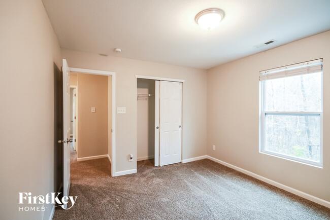 Building Photo - 3312 Aldwych Way