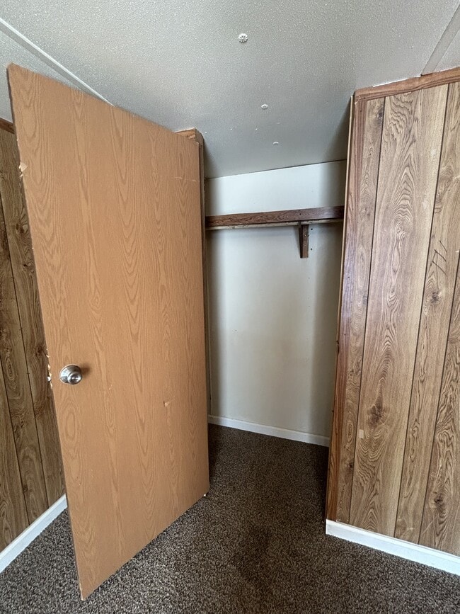 Building Photo - 218 Tyler St