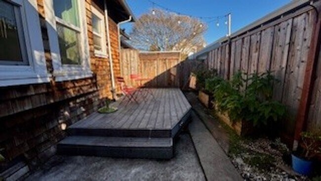 Building Photo - Classic Santa Cruz Beach Bungalow Near Harbor & Seabright Beach