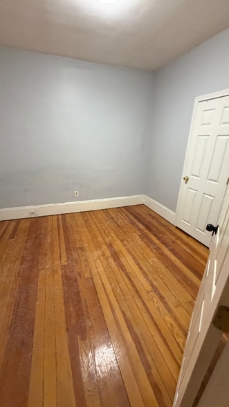 Building Photo - 180 Liberty St