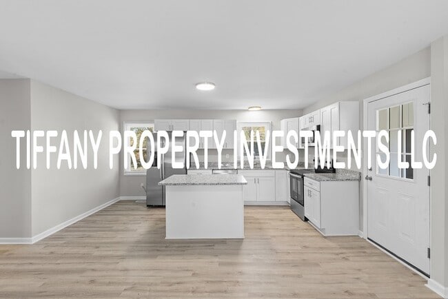 Building Photo - 714 Chal Dr