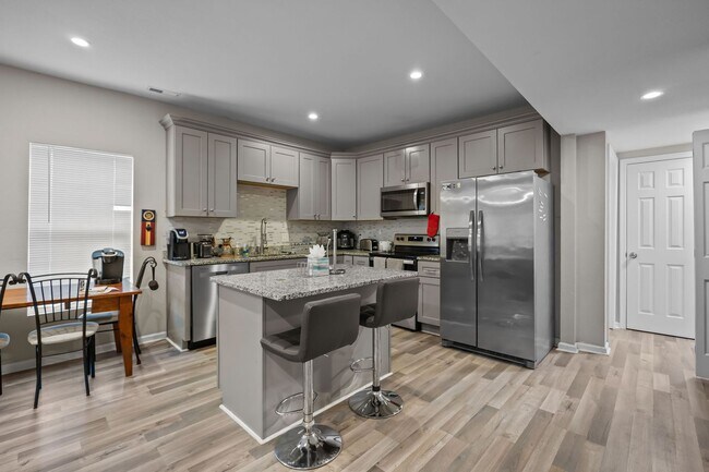 Building Photo - For Rent in Norfolk – Spacious 4 Bedroom Home!