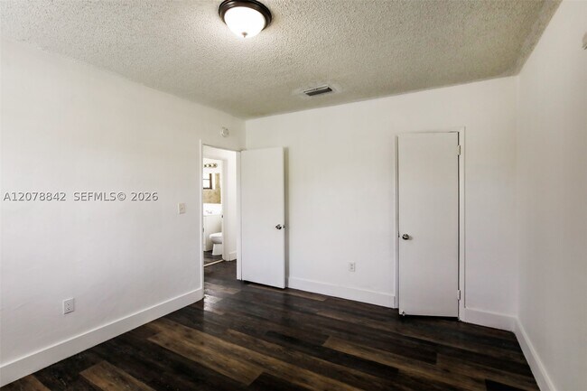 Building Photo - 10020 SW 37th St