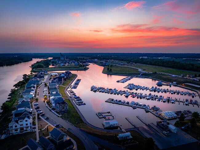 Building Photo - 212 Great Loop E Dr