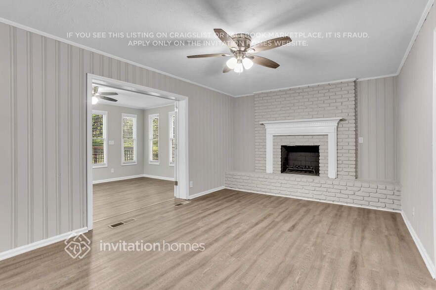 Building Photo - 2367 Fox Dr